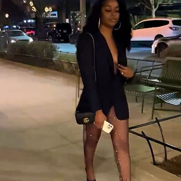 WELCOME! Tap the ❤️ to Bookmark My Closet!!!! 😍🛍 - Picture 4 of 4